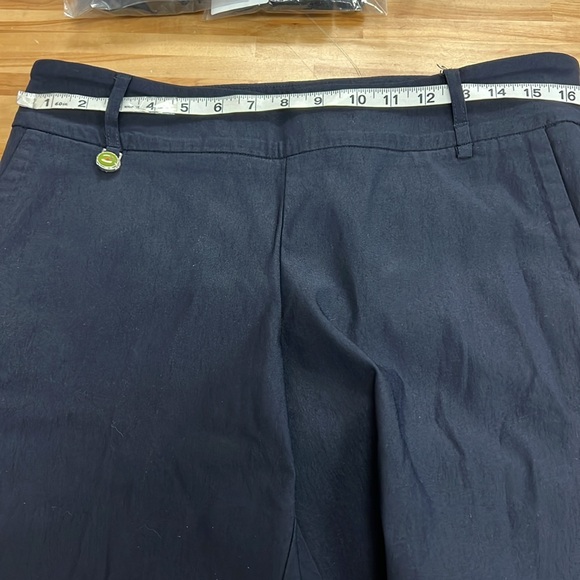 Swing control women’s golf shorts SZ 14 made in Canada - Picture 6 of 8